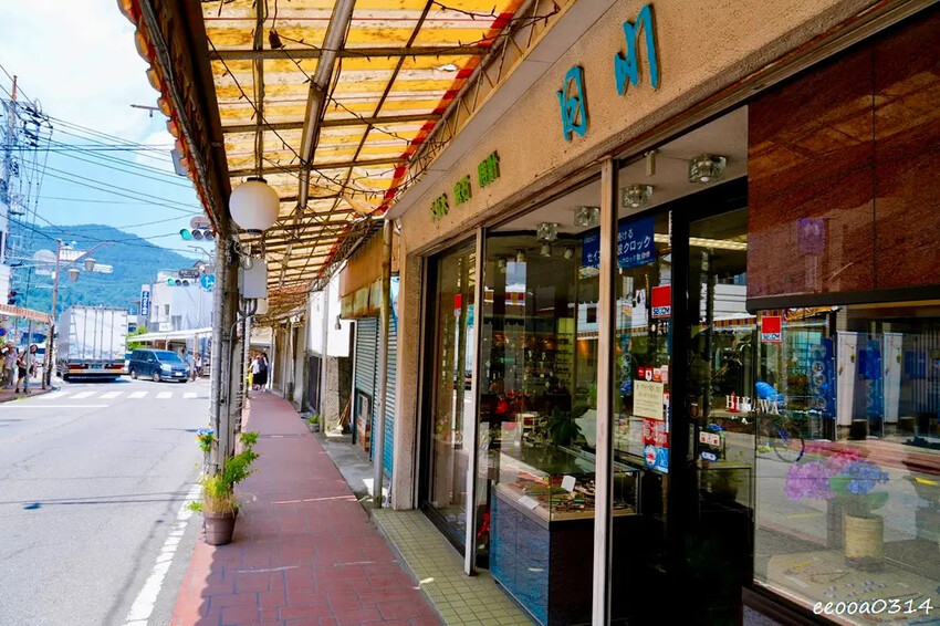 河口湖富士山拍攝景點「日川時計店」， FUJISAN SHO