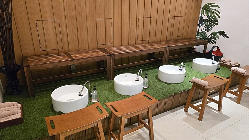 泰國曼谷自由行必去體驗！！光療美甲、泰服拍攝、生薑暖油按摩SPA！！