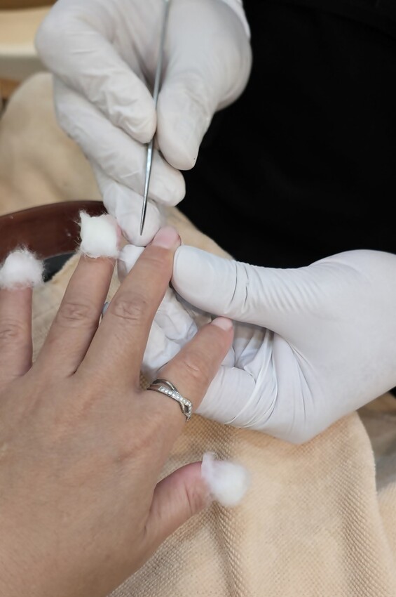 泰國曼谷自由行必去體驗！！光療美甲、泰服拍攝、生薑暖油按摩SPA！！