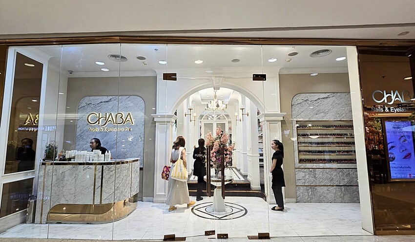 泰國曼谷自由行必去體驗！！光療美甲、泰服拍攝、生薑暖油按摩SPA！！