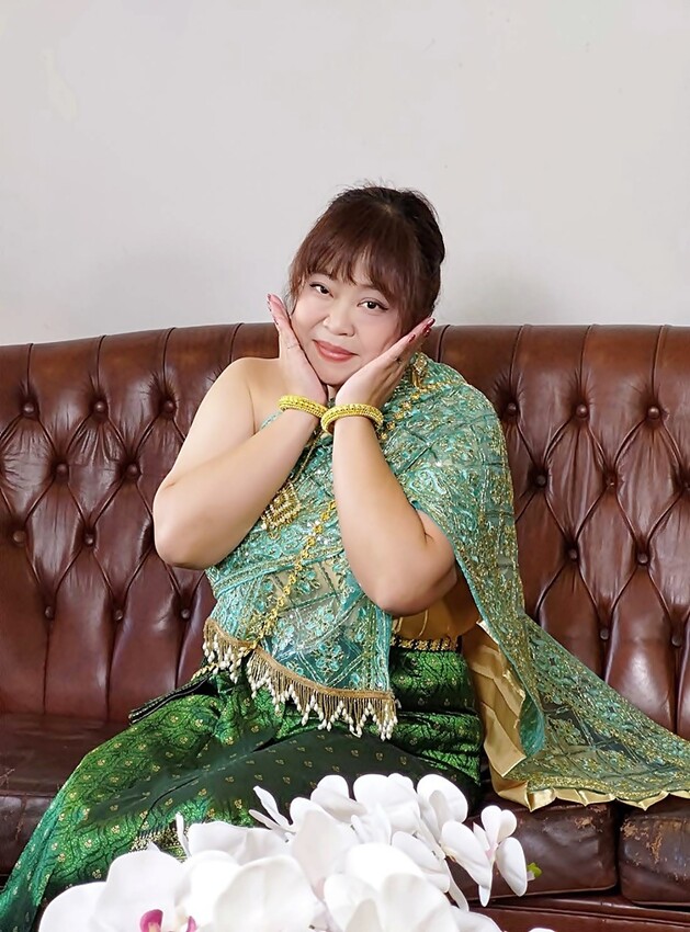 泰國曼谷自由行必去體驗！！光療美甲、泰服拍攝、生薑暖油按摩SPA！！