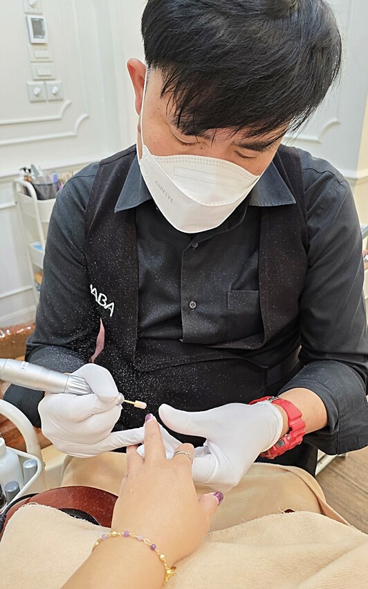 泰國曼谷自由行必去體驗！！光療美甲、泰服拍攝、生薑暖油按摩SPA！！