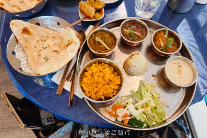 雲林縣四湖鄉雲林。四湖》長春園藝孤挺百合錫葉藤花園。數大就是美