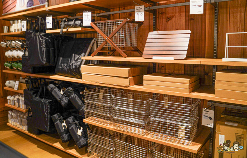 高雄最愛逛的 MUJI無印良品 大立旗艦店 最多獨家商品與服務、870坪1.2層舒適好逛、最貼心的永續服務 X 客製化 Modolii謀多利．居工事都在高雄大立 - 跟著尼力吃喝玩樂＆親子生活