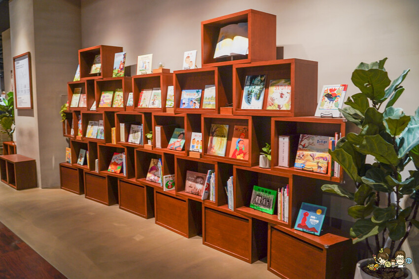 高雄最愛逛的 MUJI無印良品 大立旗艦店 最多獨家商品與服務、870坪1.2層舒適好逛、最貼心的永續服務 X 客製化 Modolii謀多利．居工事都在高雄大立 - 跟著尼力吃喝玩樂＆親子生活