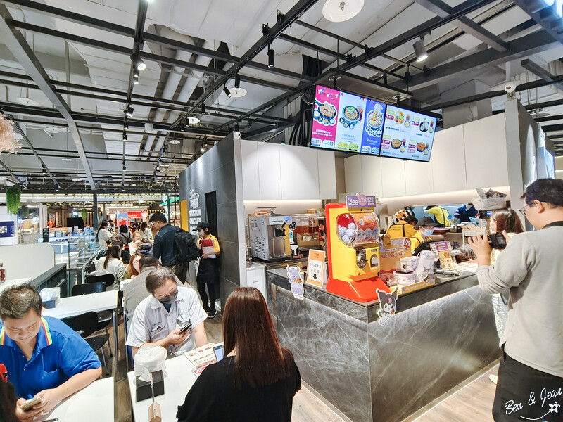 桃園市中壢區2024大江購物中心》2024年最美室內聖誕裝置藝術，Z世代購物首選！好拍、好逛、好好吃！全年免費停車，就在