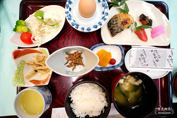 日本雛之里山陽館》ひなの里山陽館一泊二食的屋形船體驗用餐愜意舒心，緊依三偎川風景秀麗