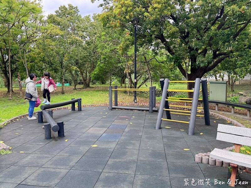 宜蘭縣員山鄉【宜蘭員山公園】大小磨石子溜滑梯、新式遊具、戰車公園、忠烈祠、木棧道生態池、環山步道
