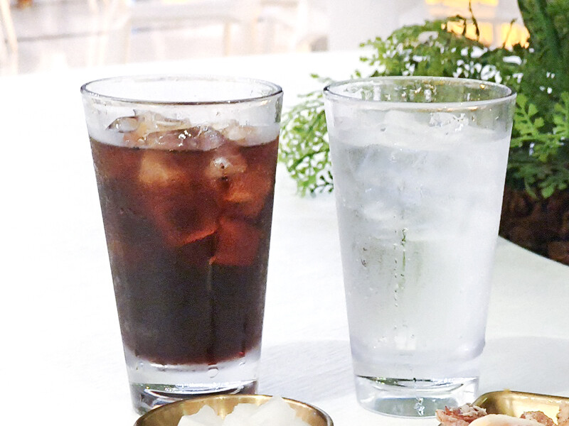 桃園市中壢區2024大江購物中心》2024年最美室內聖誕裝置藝術，Z世代購物首選！好拍、好逛、好好吃！全年免費停車，就在