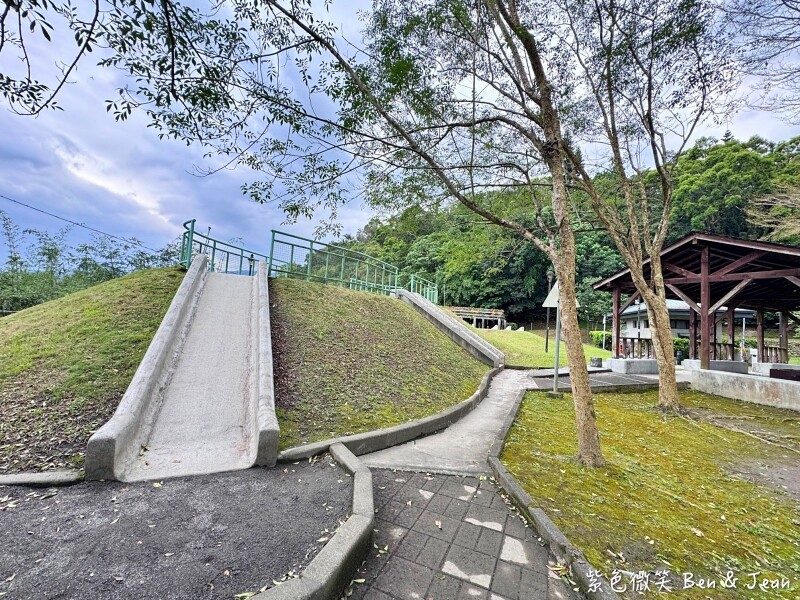 宜蘭縣員山鄉【宜蘭員山公園】大小磨石子溜滑梯、新式遊具、戰車公園、忠烈祠、木棧道生態池、環山步道