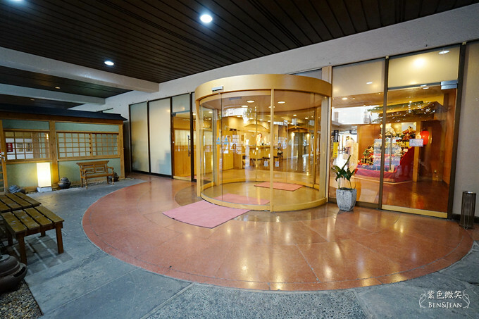 日本雛之里山陽館》ひなの里山陽館一泊二食的屋形船體驗用餐愜意舒心，緊依三偎川風景秀麗