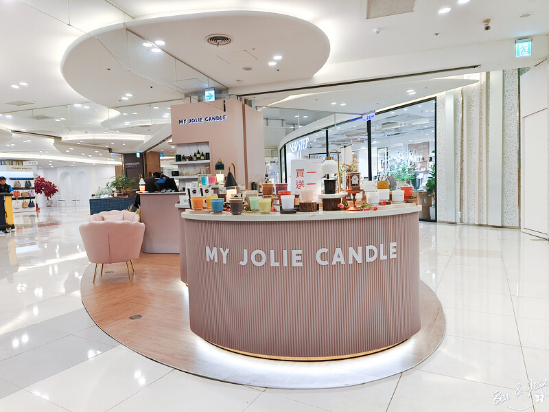 桃園市中壢區2024大江購物中心》2024年最美室內聖誕裝置藝術，Z世代購物首選！好拍、好逛、好好吃！全年免費停車，就在