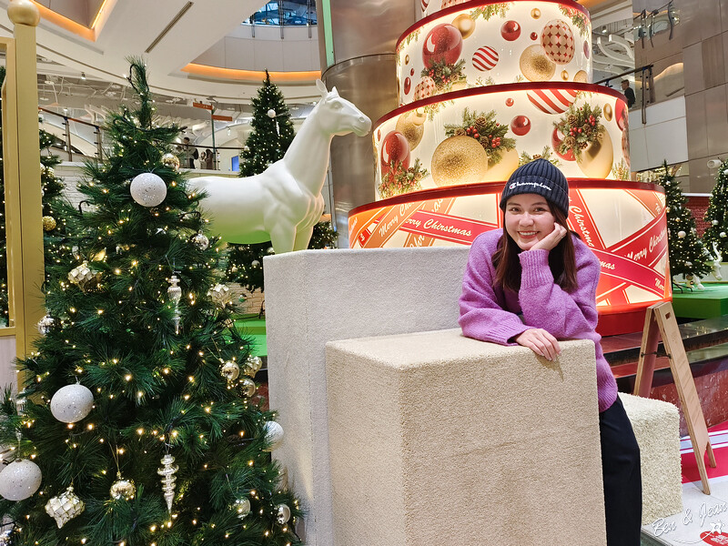 桃園市中壢區2024大江購物中心》2024年最美室內聖誕裝置藝術，Z世代購物首選！好拍、好逛、好好吃！全年免費停車，就在
