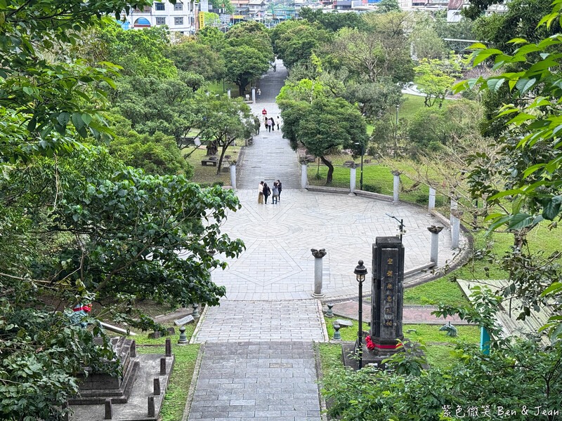 宜蘭縣員山鄉【宜蘭員山公園】大小磨石子溜滑梯、新式遊具、戰車公園、忠烈祠、木棧道生態池、環山步道