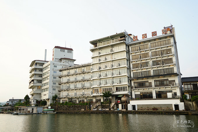 日本雛之里山陽館》ひなの里山陽館一泊二食的屋形船體驗用餐愜意舒心，緊依三偎川風景秀麗