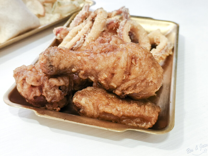 桃園市中壢區2024大江購物中心》2024年最美室內聖誕裝置藝術，Z世代購物首選！好拍、好逛、好好吃！全年免費停車，就在