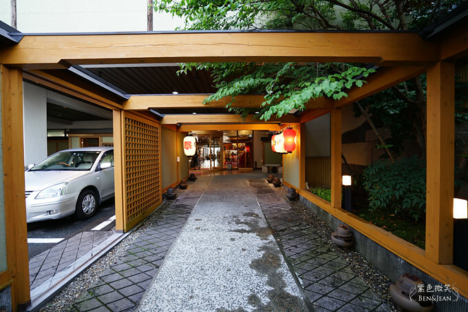 日本雛之里山陽館》ひなの里山陽館一泊二食的屋形船體驗用餐愜意舒心，緊依三偎川風景秀麗