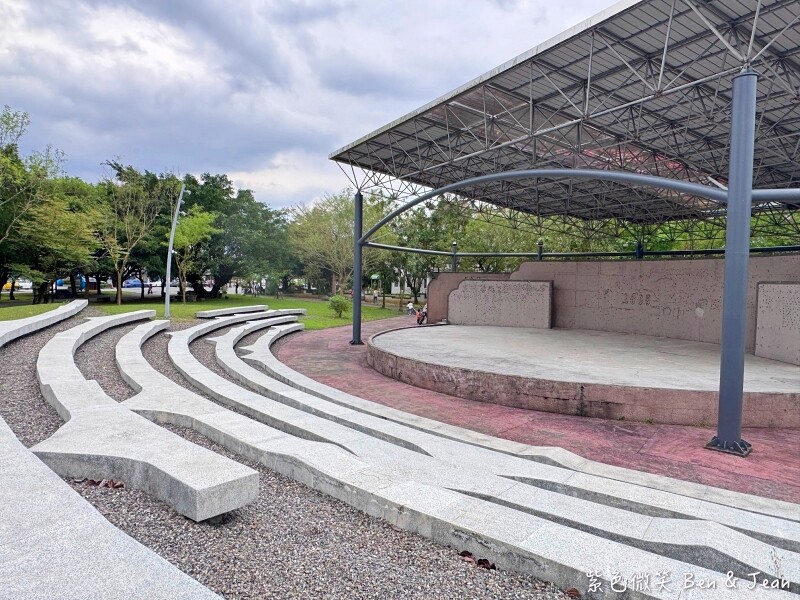 宜蘭縣員山鄉【宜蘭員山公園】大小磨石子溜滑梯、新式遊具、戰車公園、忠烈祠、木棧道生態池、環山步道