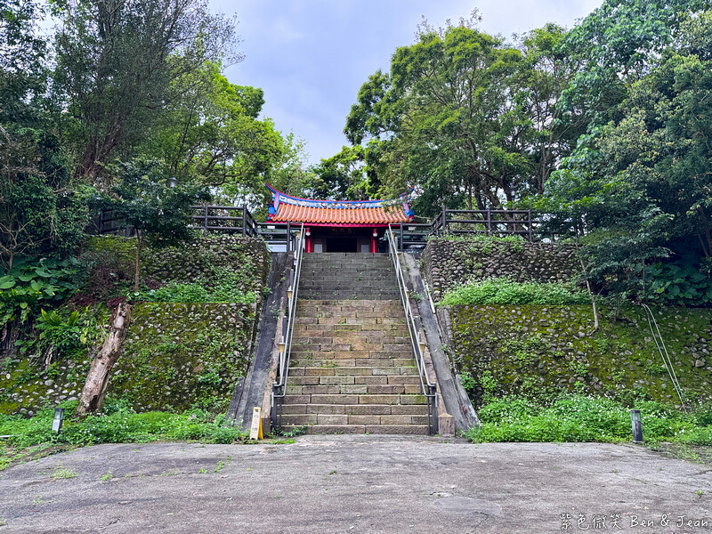 宜蘭縣員山鄉【宜蘭員山公園】大小磨石子溜滑梯、新式遊具、戰車公園、忠烈祠、木棧道生態池、環山步道