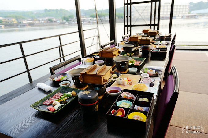 日本雛之里山陽館》ひなの里山陽館一泊二食的屋形船體驗用餐愜意舒心，緊依三偎川風景秀麗