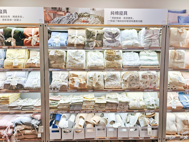 桃園市中壢區2024大江購物中心》2024年最美室內聖誕裝置藝術，Z世代購物首選！好拍、好逛、好好吃！全年免費停車，就在