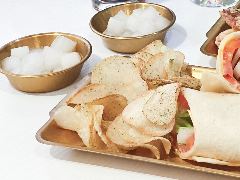 桃園市中壢區2024大江購物中心》2024年最美室內聖誕裝置藝術，Z世代購物首選！好拍、好逛、好好吃！全年免費停車，就在