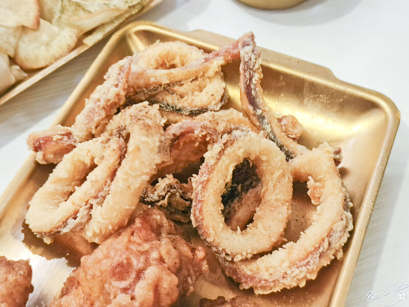 桃園市中壢區2024大江購物中心》2024年最美室內聖誕裝置藝術，Z世代購物首選！好拍、好逛、好好吃！全年免費停車，就在