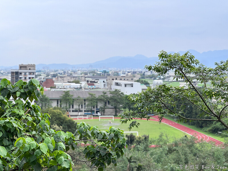 宜蘭縣員山鄉【宜蘭員山公園】大小磨石子溜滑梯、新式遊具、戰車公園、忠烈祠、木棧道生態池、環山步道