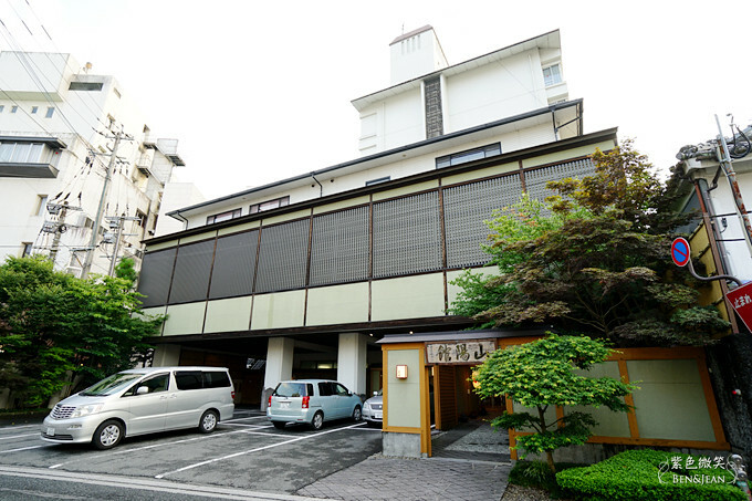 日本雛之里山陽館》ひなの里山陽館一泊二食的屋形船體驗用餐愜意舒心，緊依三偎川風景秀麗