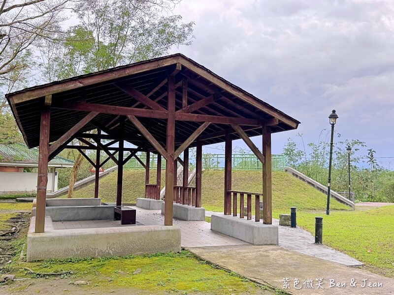 宜蘭縣員山鄉【宜蘭員山公園】大小磨石子溜滑梯、新式遊具、戰車公園、忠烈祠、木棧道生態池、環山步道