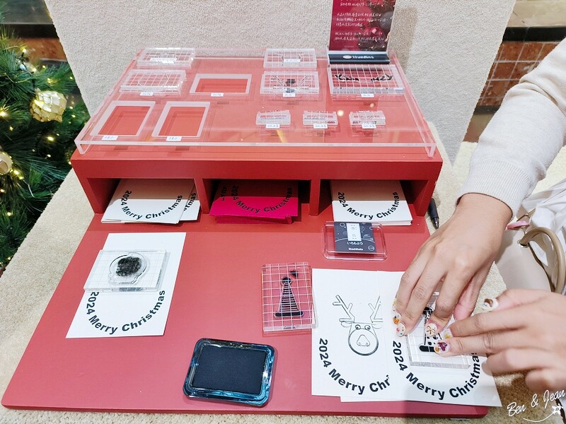 桃園市中壢區2024大江購物中心》2024年最美室內聖誕裝置藝術，Z世代購物首選！好拍、好逛、好好吃！全年免費停車，就在