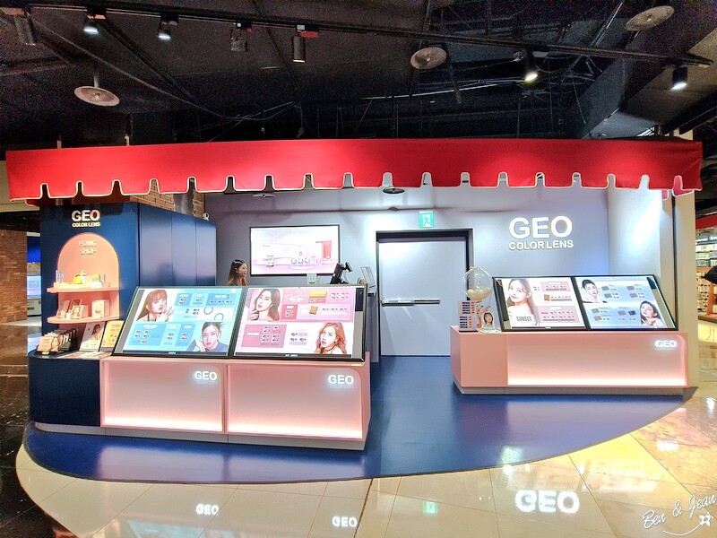 桃園市中壢區2024大江購物中心》2024年最美室內聖誕裝置藝術，Z世代購物首選！好拍、好逛、好好吃！全年免費停車，就在