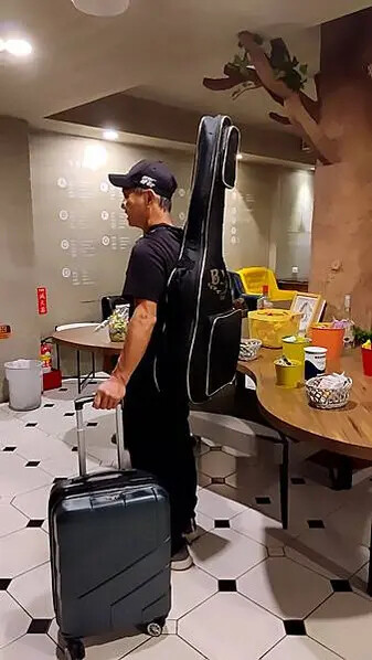 小鹿文娛路徒行旅台南成大館：近台南火車站，質感設計、溫馨服務，古都輕旅行首選！