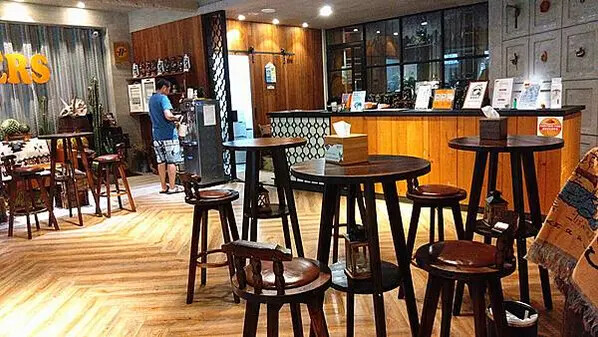 小鹿文娛路徒行旅台南成大館：近台南火車站，質感設計、溫馨服務，古都輕旅行首選！