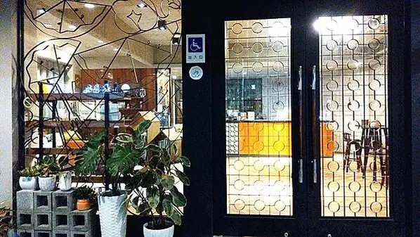 小鹿文娛路徒行旅台南成大館：近台南火車站，質感設計、溫馨服務，古都輕旅行首選！