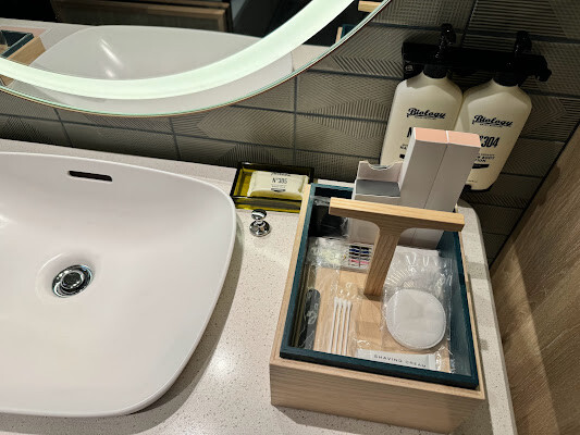 日本【2024東京親子行】輕井澤英迪格酒店 Hotel Indigo Karuizawa。浴缸面河景房親子入住心得 輕井澤住宿推薦