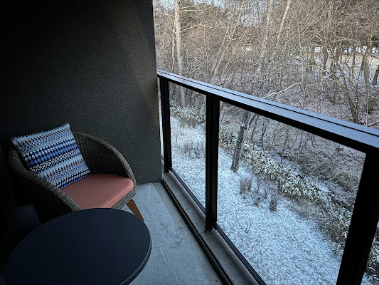 日本【2024東京親子行】輕井澤英迪格酒店 Hotel Indigo Karuizawa。浴缸面河景房親子入住心得 輕井澤住宿推薦