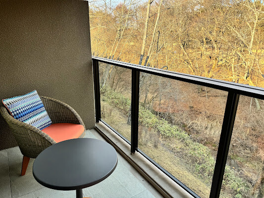 日本【2024東京親子行】輕井澤英迪格酒店 Hotel Indigo Karuizawa。浴缸面河景房親子入住心得 輕井澤住宿推薦