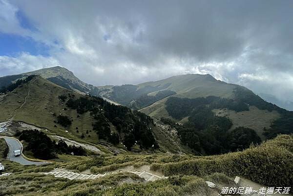 石門山 ~ 最輕鬆的百岳，群山環繞視野極佳，山頂美麗的高山杜鵑 (文內有2025合歡山杜鵑花季資訊)