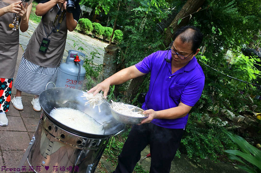 苗栗縣公館鄉苗栗公館【茅鄉亭黃金小鎮休閒農業區】公館市場採買食材「當慶Hakka好味緒－遊貓裏玩廚藝‧共下來尞」感受濃