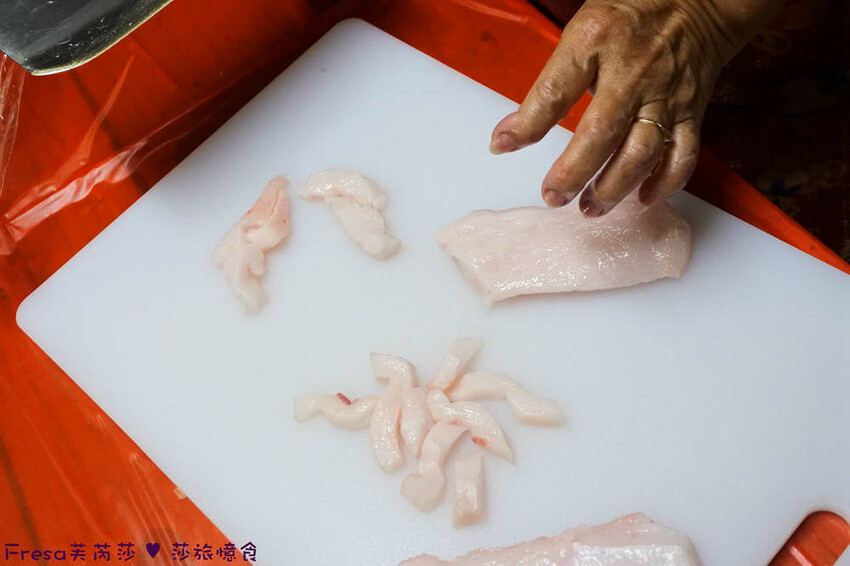 苗栗縣公館鄉苗栗公館【茅鄉亭黃金小鎮休閒農業區】公館市場採買食材「當慶Hakka好味緒－遊貓裏玩廚藝‧共下來尞」感受濃