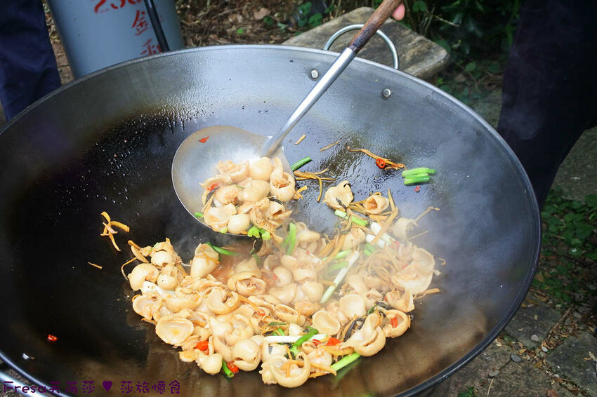 苗栗縣公館鄉苗栗公館【茅鄉亭黃金小鎮休閒農業區】公館市場採買食材「當慶Hakka好味緒－遊貓裏玩廚藝‧共下來尞」感受濃