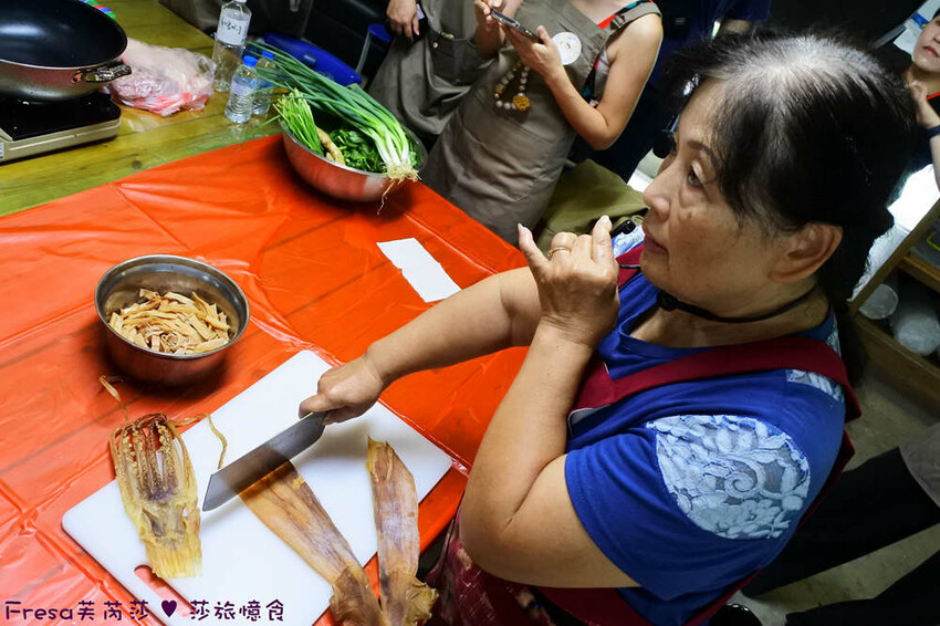 苗栗縣公館鄉苗栗公館【茅鄉亭黃金小鎮休閒農業區】公館市場採買食材「當慶Hakka好味緒－遊貓裏玩廚藝‧共下來尞」感受濃