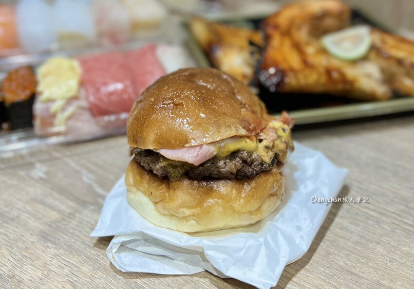 台北市南港區，日本超市LOPIA-LaLaport南港店，推薦握壽司、A5黑毛和牛烤肉串