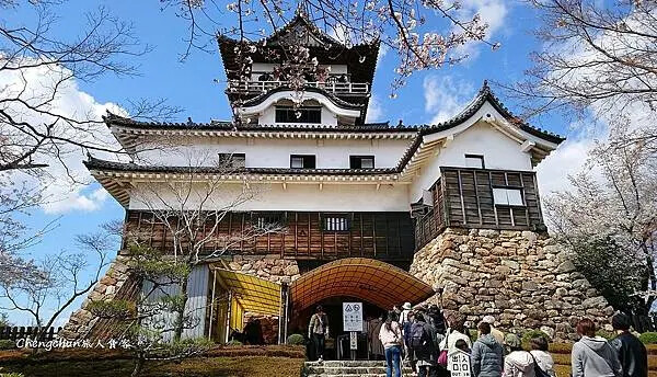 日本國寶【犬山城】最古老天守閣、城下町老街散策傳統小吃 | 