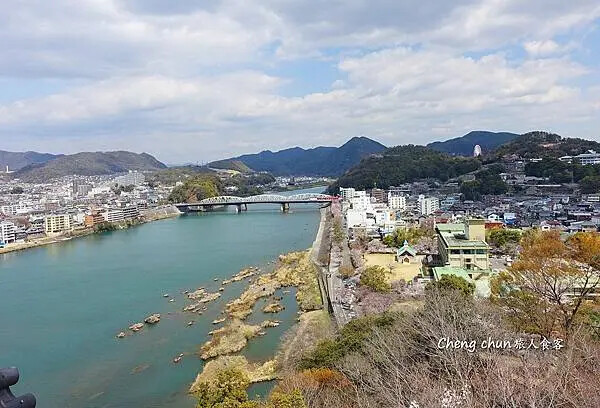 日本國寶【犬山城】最古老天守閣、城下町老街散策傳統小吃 | 