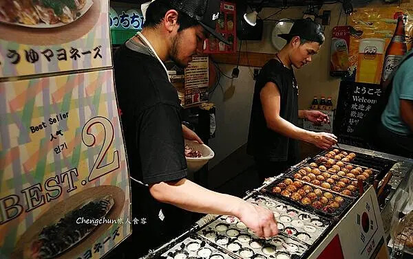 日本大阪道頓崛美食隨記 :一蘭拉麵、章魚燒あっちち本舗、迴轉