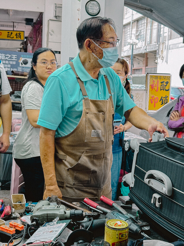 高雄市新興區南華商圈走讀漫伴拍：從傳統到現代的文化之旅 x 發現高雄的手工藝與美味小吃