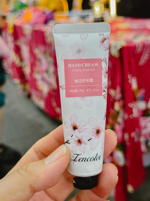 高雄市新興區南華商圈走讀漫伴拍：從傳統到現代的文化之旅 x 發現高雄的手工藝與美味小吃