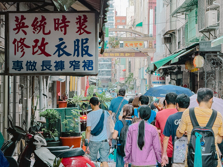 高雄市新興區南華商圈走讀漫伴拍：從傳統到現代的文化之旅 x 發現高雄的手工藝與美味小吃